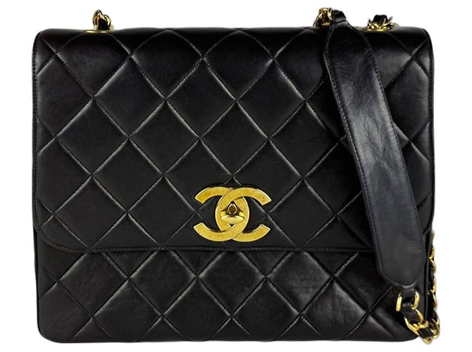 Borsa a tracolla Chanel in pelle d'agnello Nero