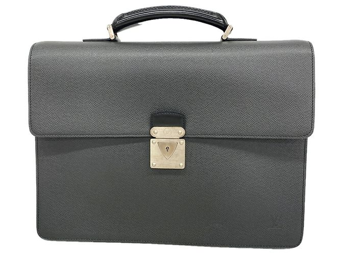 Louis Vuitton Taiga Robusto 1 Briefcase Gris