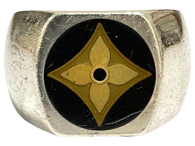 Louis Vuitton Bague Fleur Monogram Ring