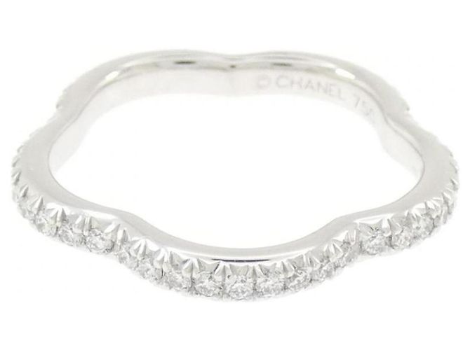 Anello Chanel Camélia in oro bianco 18K D'oro
