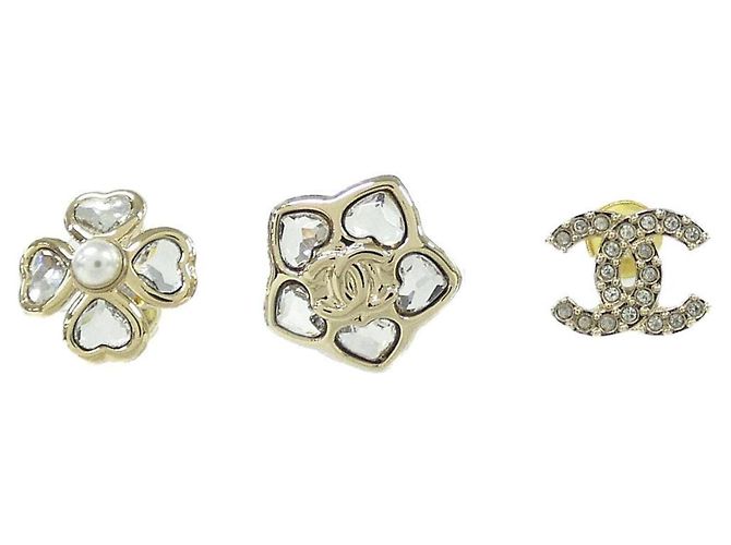 Pendientes de botón Chanel ABG272 Blanco Dorado