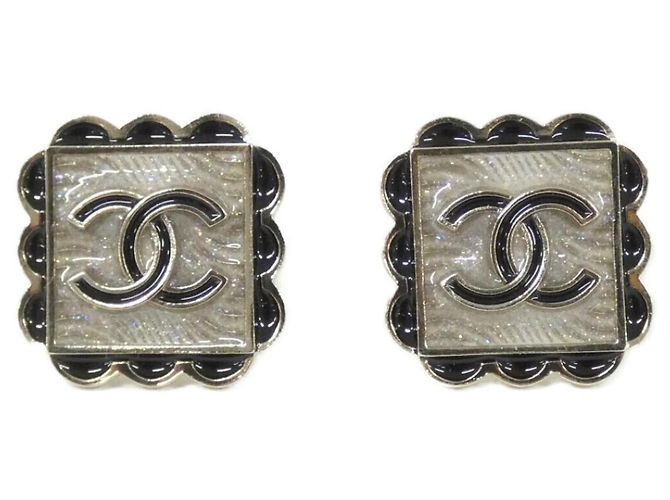 Pendientes de botón Chanel ABE182 Negro Blanco Dorado