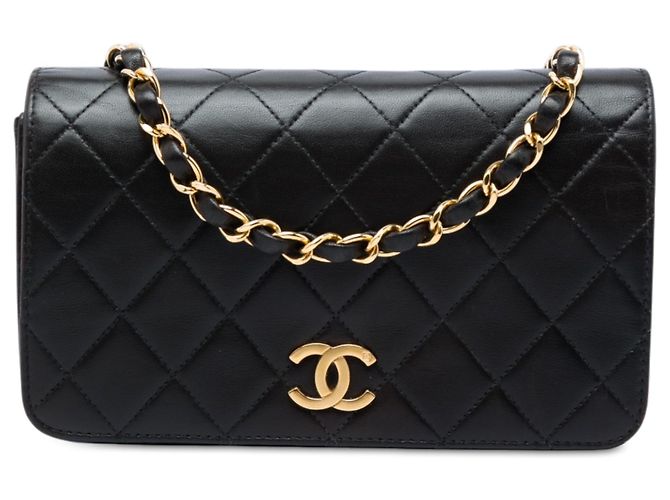 Bolsa Tiracolo Chanel CC em pele de cordeiro acolchoada preta com aba completa Preto