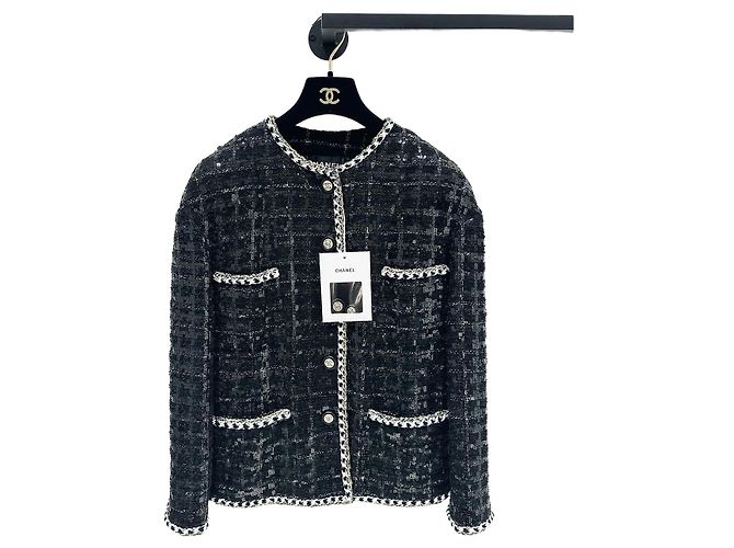 Giacca Chanel in Tweed Nera e Oro con Paillettes Métiers d'Art Multicolore