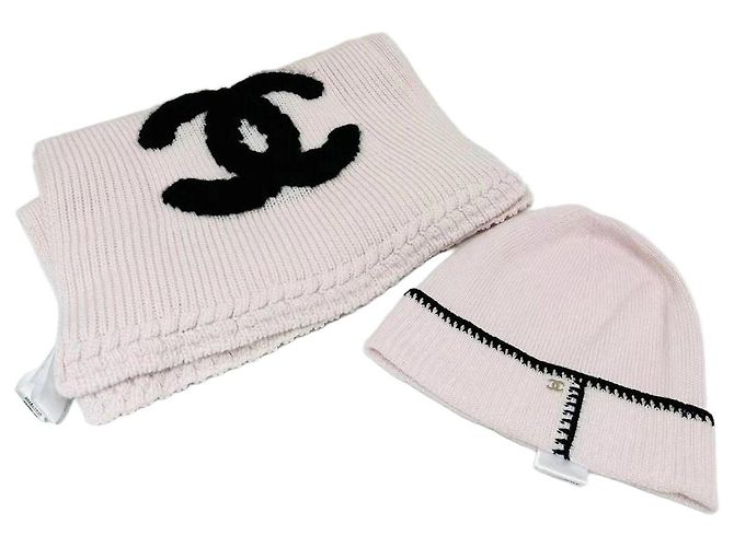 Gorro de malha Chanel rosa com acabamento preto em lã Multicor