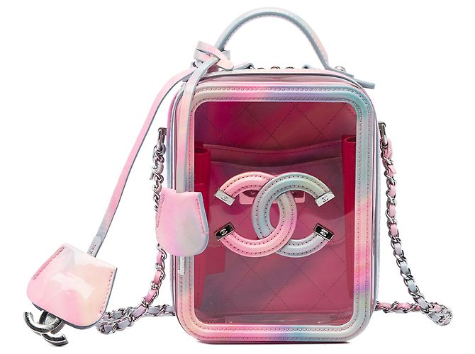 Bolsa Vanity Vertical Chanel CC Rainbow em PVC rosa com filigrana