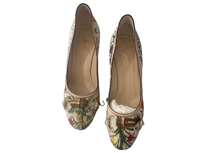 Gucci Flora Absatzschuhe Pink Weiß Rot Blau Mehrfarben Grün Gelb