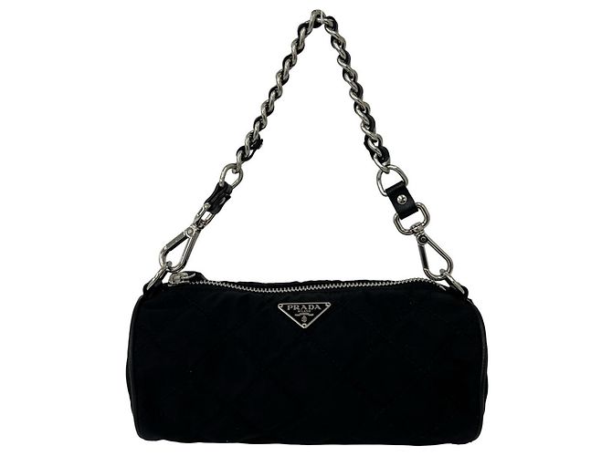 Prada gesteppte Handtasche mit Dreieckslogo Schwarz