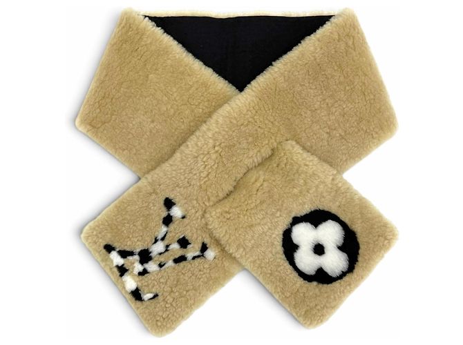 Louis Vuitton Beige Tippet Collar Wrap Bege