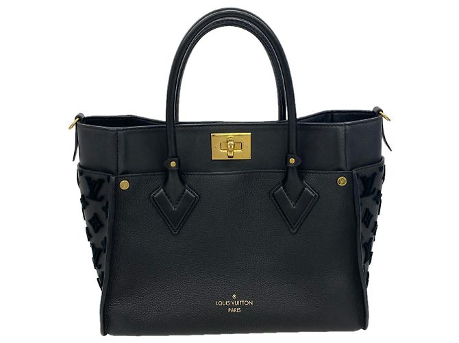 Borsa Tote Louis Vuitton Monogram Tuftage On My Side MM Nero
