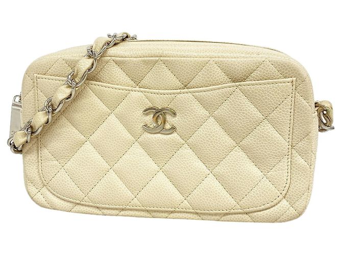 Bolsa de Ombro com Corrente Chanel Matelassé Cru