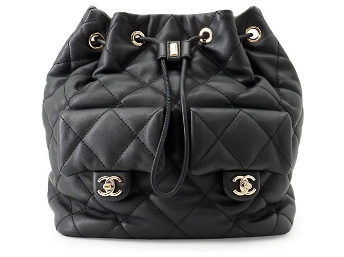 Sac à dos Chanel en cuir Matelassé Noir