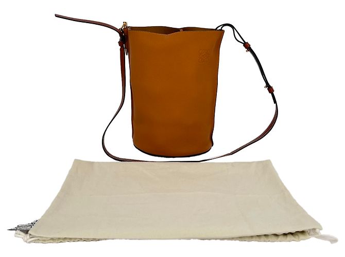 Borsa a secchiello Loewe Gate in pelle Camel Giallo Cammello