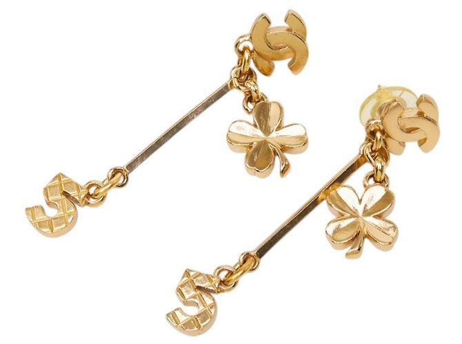Chanel Coco Mark No. 5 Ohrstecker mit Kleemotiv Golden