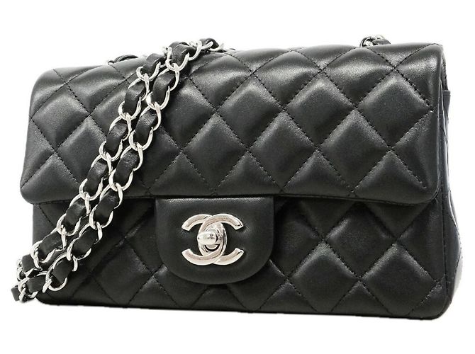 Bolsa de Ombro Chanel Mini Matelassé com Corrente Preto