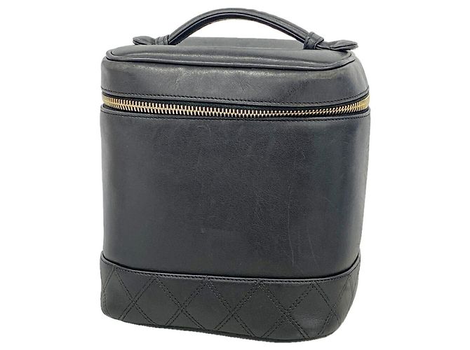Bolsa Vanity Chanel em pele de cordeiro preta Preto
