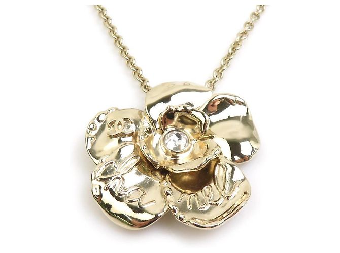 Colar Chanel Camélia Dourado