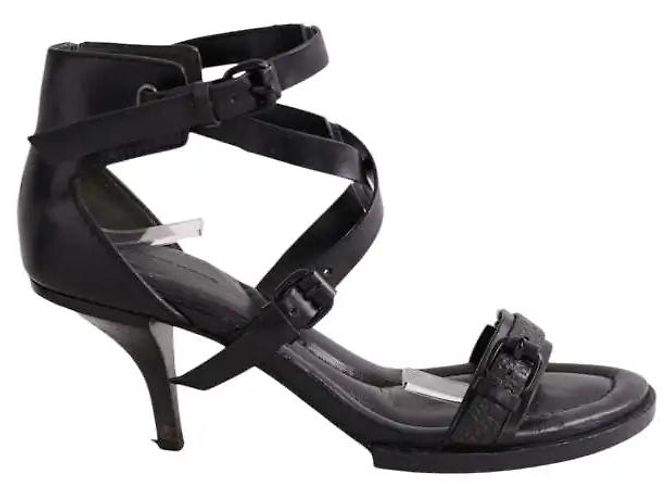 Saltos Alexander Wang em couro preto