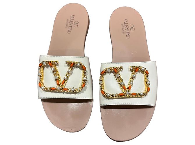 Valentino Garavani VLogo Leder Slipper mit Perlen Weiß Golden Koralle