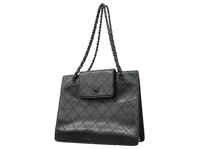 Saco Tote Chanel em couro de bezerro granulado preto