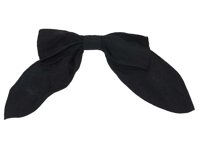 Gancho de cabelo Chanel em tecido preto com laço