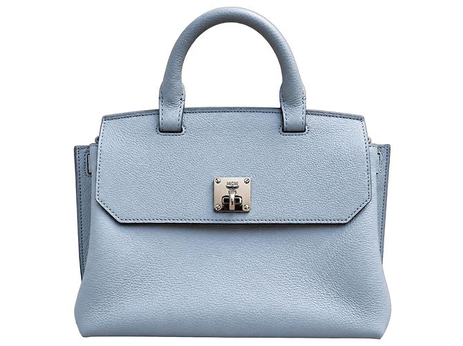 MCM Handtasche aus Leder in Hellblau