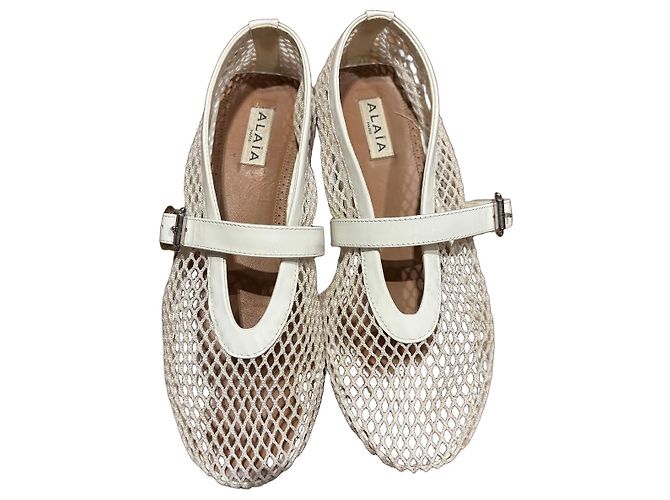 Alaïa weiße Mesh-Ballerinas mit Schnallenriemen