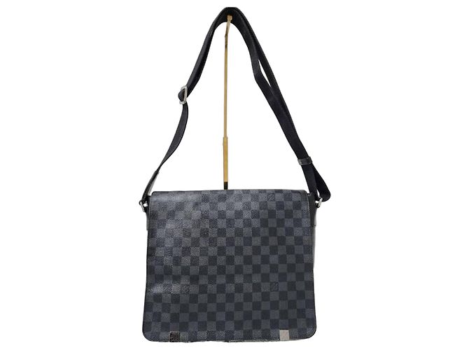 Louis Vuitton Sac Messager District GM Damier Graphite Noir
