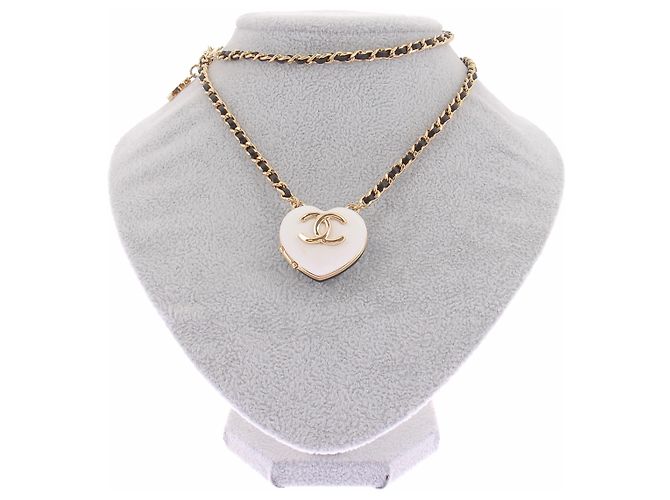 Collana a cuore Chanel in pelle nera Nero