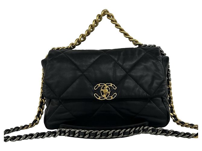 Bolsa de Ombro com Corrente Chanel 19 Coco Mark em Pele de Cordeiro Preto