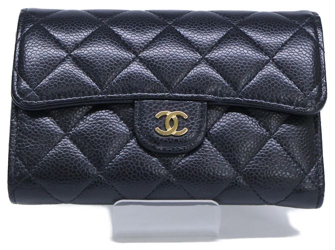 Portafoglio Tri-Fold Chanel in vitello granulato nero