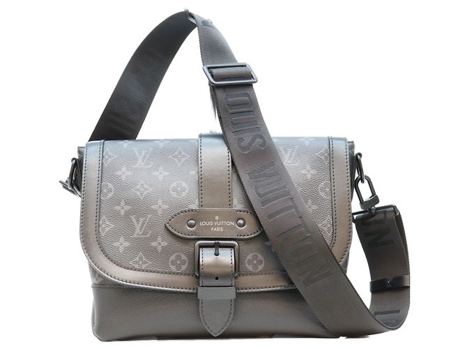 Louis Vuitton M45911 Monogram Eclipse Saumur Messenger Shoulder Bag Negro