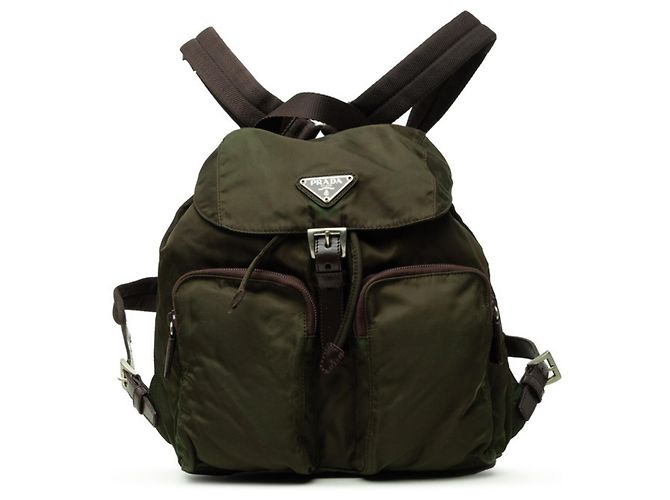 Sac à dos Vera Prada avec plaque logo triangle Kaki