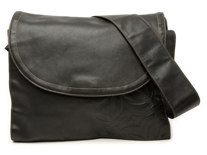 Bolsa de ombro Loewe Anagram em couro preto