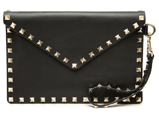 Clutch da polso a busta Rockstud Valentino in vitello nero