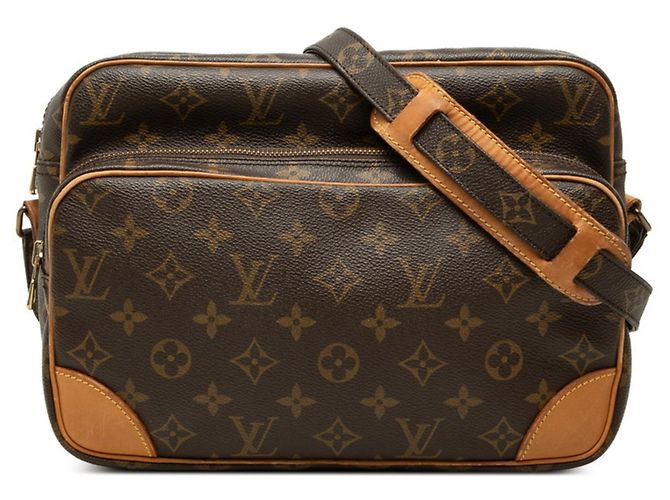 Bolsa de Ombro Louis Vuitton Monogram Nile Marrom Monograma