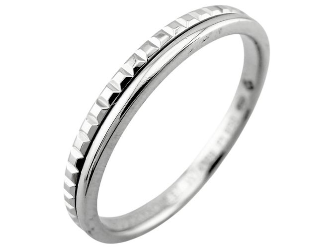 Boucheron Quatre Radiant Halbring aus Platin
