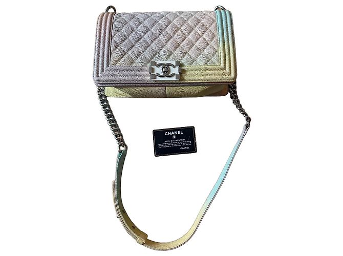 Le Boy Bolsa Chanel Boy média em couro arco-íris Multicor