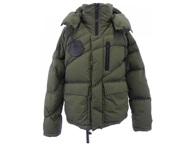 Casaco de Penas Moncler Genius PHARRELL WILLIAMS Verde Caqui