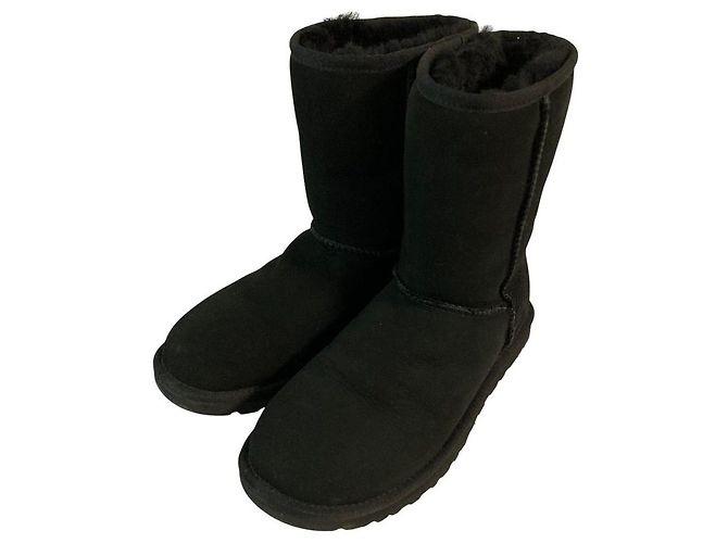 Autre Marque UGG australia CLASSIC SHORT Lammfellstiefel Schwarz