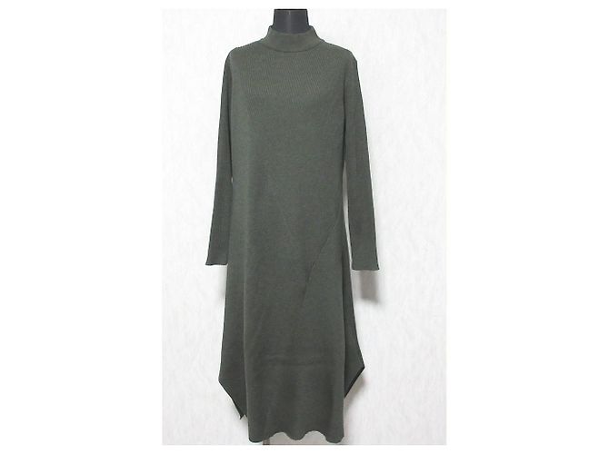 Autre Marque DES PRES Kleid aus Rippstrick Grün Khaki