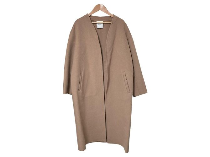 Autre Marque Spick and Span Wollmantel mit V-Ausschnitt Beige