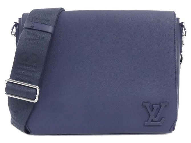 Bolsa de Ombro Louis Vuitton LV Aerogram Takeoff em couro de bezerro Preto