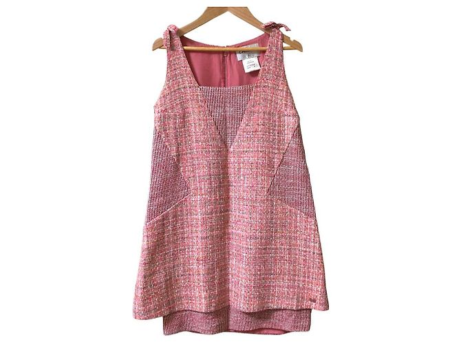 Chanel Coco Mark Tweed-Kleid Pink