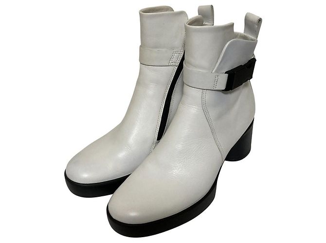 Autre Marque Bottines en cuir ECCO Blanc