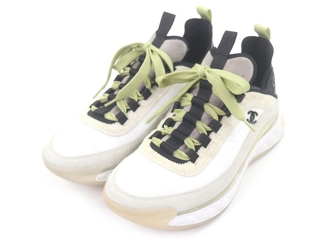 Baskets en daim CHANEL COCO Mark Beige