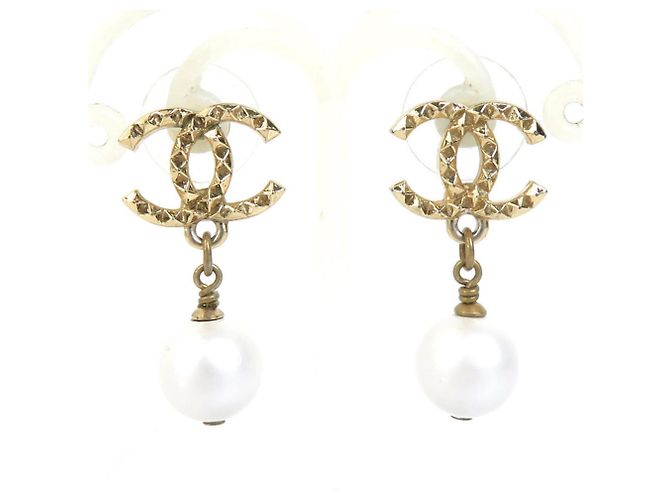 Orecchini a goccia Chanel oro e bianchi Bianco D'oro