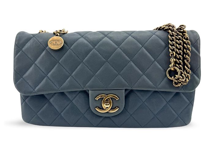Chanel CC Crown Flap Quilted Leather Small Azul