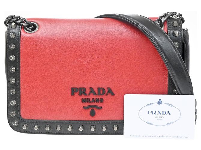 Bolsa de aba com corrente Prada em couro de bezerro glace com tachas Vermelho