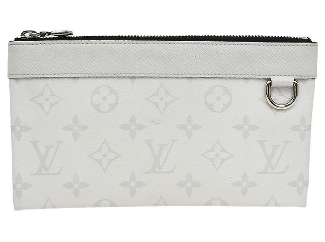 Louis Vuitton Discovery Pochette Monogram Taigarama PM Blanc